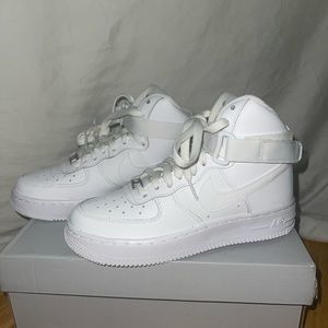 Mid Air Force 1’s
